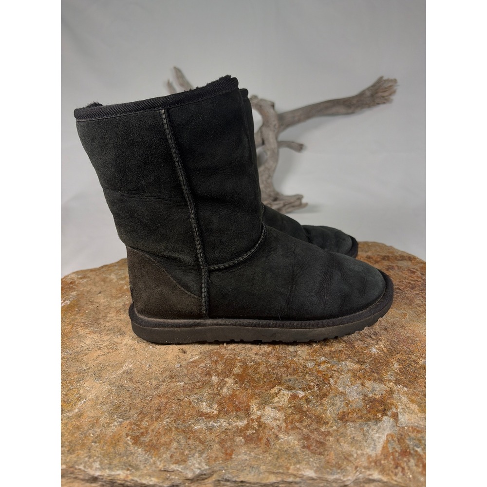 UGG Australia Classic Short Black Suede Shearling Boots 5825 Womens 6